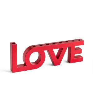 חנוכיית LOVE