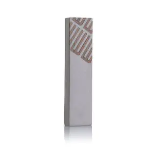 Elegant Mezuzah Case – Diagonal Design in Concrete and Wood
