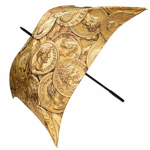 מטרייה מרובעת מעוטרת בדגמי מטבעות רומיים