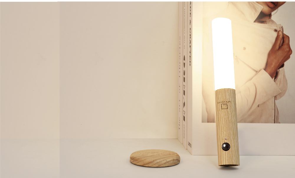 מנורת שרביט חכמה – עץ מילה לבנה