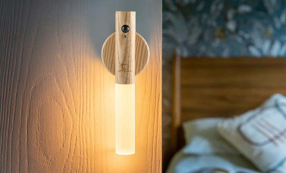 מנורת שרביט חכמה – עץ מילה לבנה